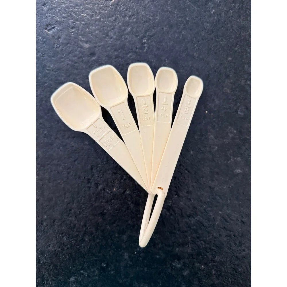 Vintage Beige Tupperware Measuring Spoons